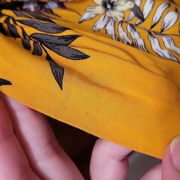 Lane Bryant Womens Jumpsuit Yellow Floral Tie Waist V Neck in Size 16 - Picture 13 of 14